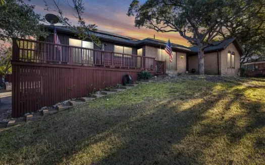 Beautiful home in Woodway, minutes from Lake Waco!