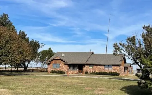 Great Country Home on 10 Acres with Fantastic Large Shop