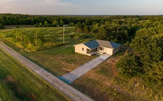 Country Home on 5 Acres – Highway 105 – Logan County, Ok!