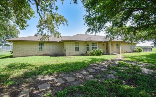 ranches for sale listing image for Horse and Cattle Ranch in Sinton