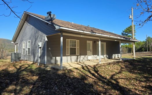 Country Home & Acreage – Mountain Views