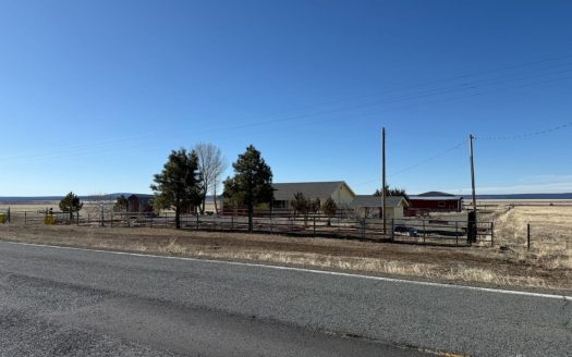 41561 Hwy 395, Davis Creek, Ca-Updated home on 73.4 acres