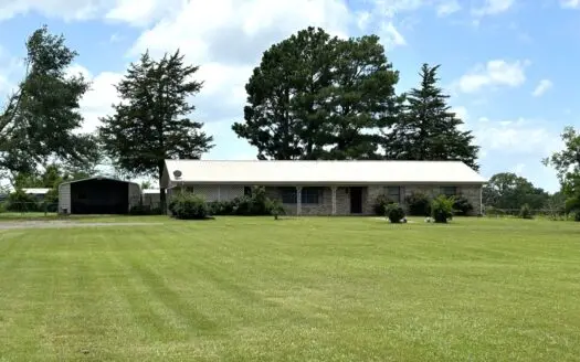Brick Home on 22 Acres For Sale in Bogata TX