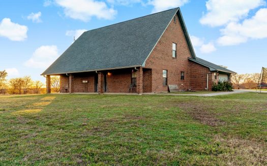 Charming Country Home on 3 Acres in Roxton TX, Lamar Co TX