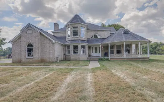 Premier equestrian estate for sale near Franklin Ky.