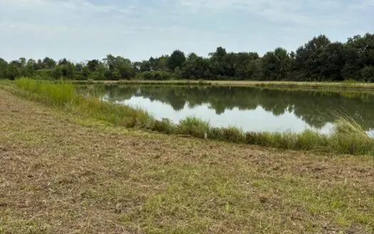 Large Country lot in Acadia parish with easy access to Interstate