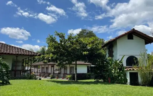 Enchanting Finca Santa Teresa in the Heart of Quindío