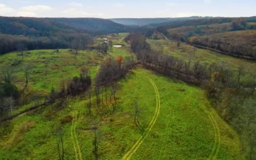 186 Acres in Squires MO – Farm, Home, Ponds & Excellent Deer Hunt