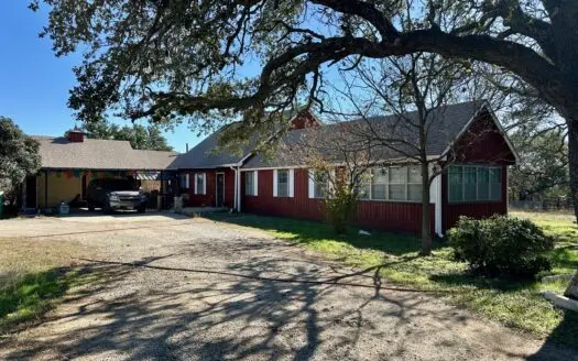 Country Home on 10 Acres Near Zephyr TX, Barn, Creek & Wildlife