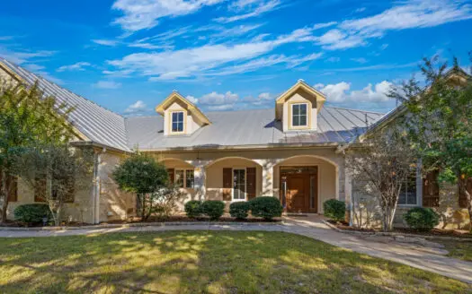 Beautiful custom home on 20 acres with stunning views