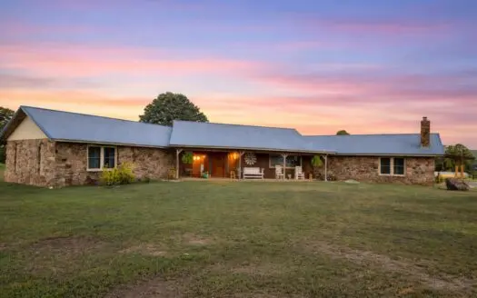 Kiamichi Mountain Ranch Home with Covered Arena