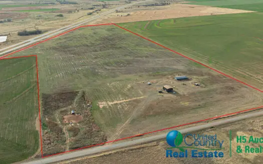 Carter Country Home on 56 Acres