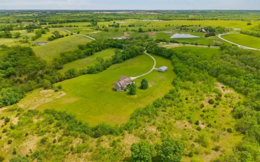 Refined 80-Acre Country Estate in Kingston, Missouri