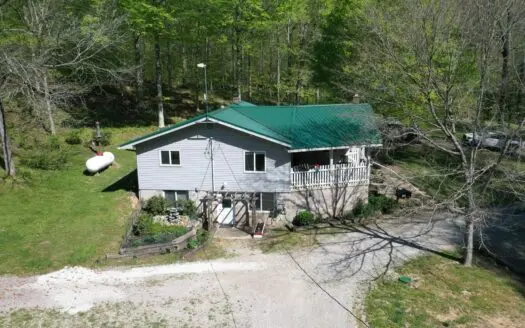Farm for Sale in Tn. with 3 Homes, Shops , Springs,  Hunting