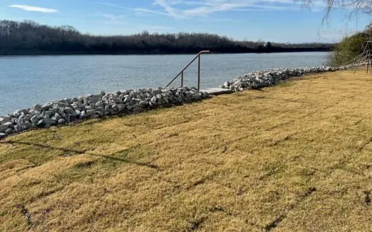 Riverfront Lot for Sale in Hardin County