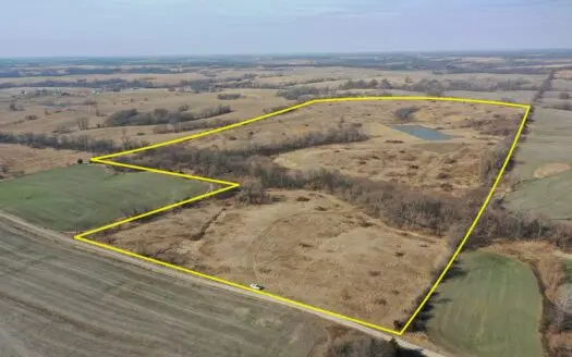 Outdoorsman Paradise with Income