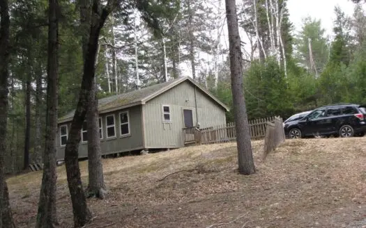 Lakefront Cottage in Washington County