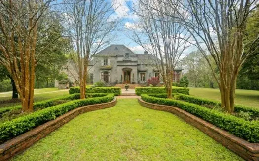 Secluded Home with Acreage Near Baton Rouge West Feliciana