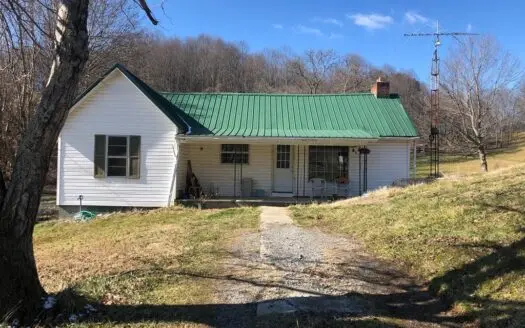 3 Br, 1 1/2 Ba Home on 15 Acres in Whitesburg, Tn for Sale