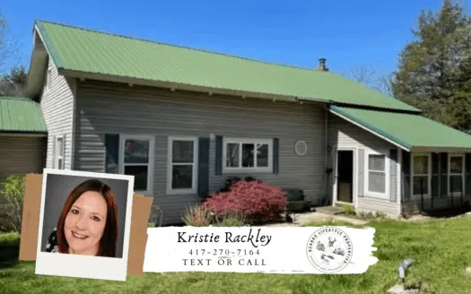 Beautiful Country Home for Sale Outside Of Thayer, Mo