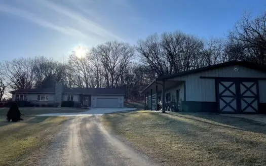 Beautiful Move in Ready Country Home Pardeeville Wi