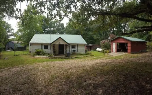 Country Home with 5.7 Acres for Sale!