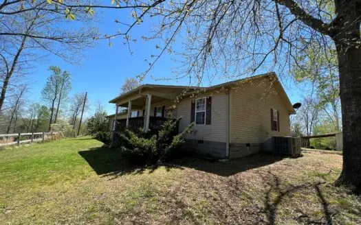 Private Country Home for Sale in Tn. Shops. Pond. Mancave