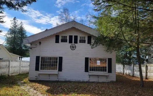 Waterfront Home in Lincoln, Maine
