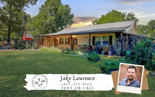 Country Home for Sale in the Ozarks