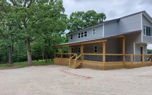 10 Acres with Country Home!