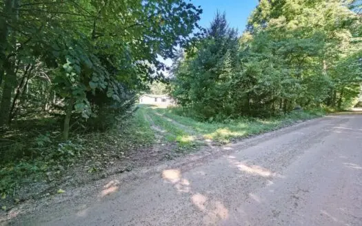 Hunter and Nature Lovers Dream – Riverfront Home in Delton