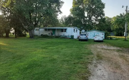 2 Homes Near the North Fork Of the White River