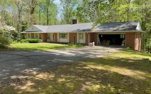 Spacious Brick Home in Southern Va!