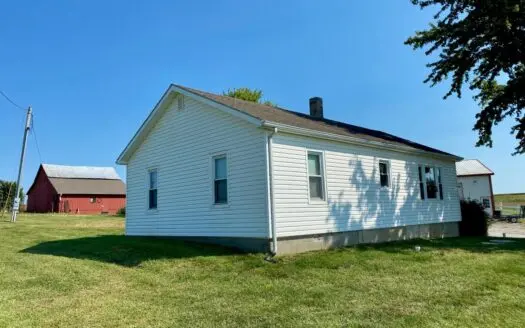 Cameron, Missouri Country Home with Land for Sale