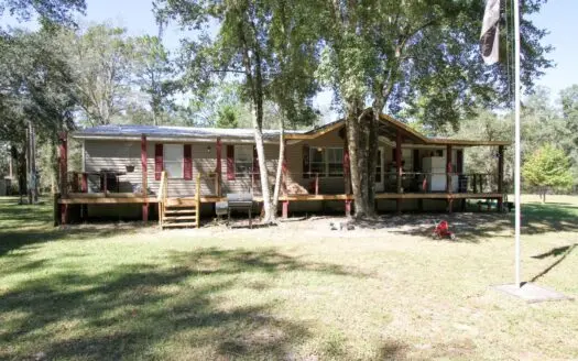Country Home on 3 Lots Near River for Sale in Jasper, Fl