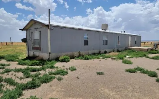 4 Bedroom Mobile Home Ready to Be Fixed Up and Called Home!