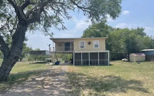 Waterfront Home in George West, TX