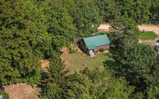 Charming Cabin Retreat near Alton, Missouri