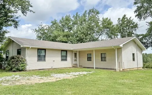 Country Home and Shop on 20 Acres for Sale in Cedar County MO