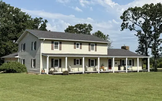 Spacious Country Home on Small Acreage Near Stockton Lake, MO