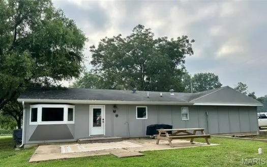 Home with Acreage for Sale in Rolla, MO