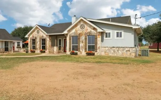 Luxury Horse Property with Covered Arena