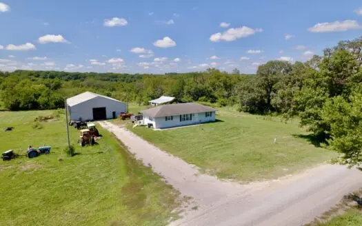 Country Home on 11 Acres for Sale in Caldwell County, MO