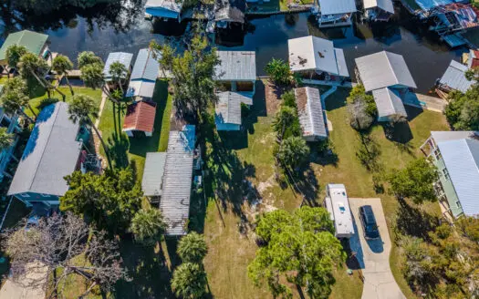 Waterfront Lot In Suwannee Florida