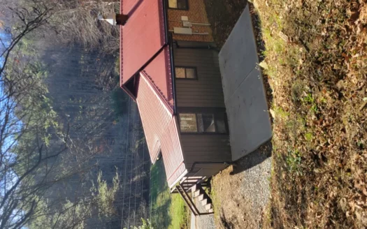 Completely remodeled home in the charming town of Lansing, NC.