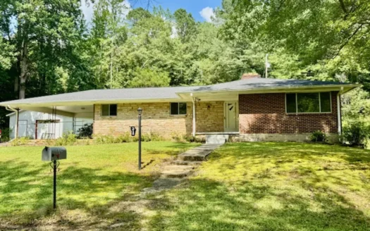 Country Home on 5.60 acres in Burnsville, MS