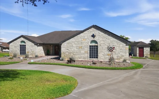 Gorgeous Property for Sale at Lake Corpus Christi