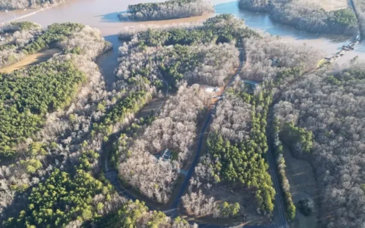 Jonathan’s Landing Oasis:Secluded Lake Retreat in Bullock,NC