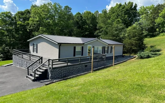 Home near Dale Hollow Lake