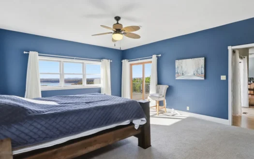 Missouri Ozarks Lake Home – Beautiful Bull Shoals Lake Views!